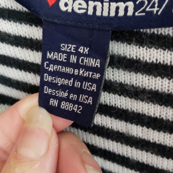 Black and White Winter Theme Coat Wrap - Picture 7 of 7